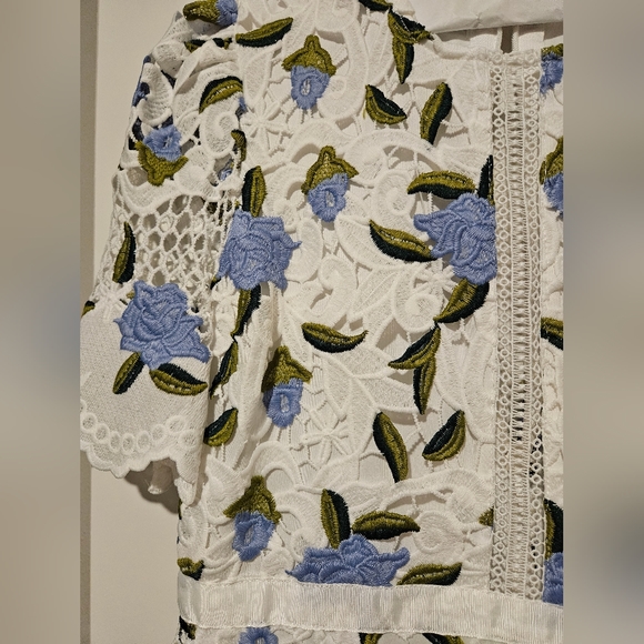 Lace floral blue dress - Picture 4 of 4